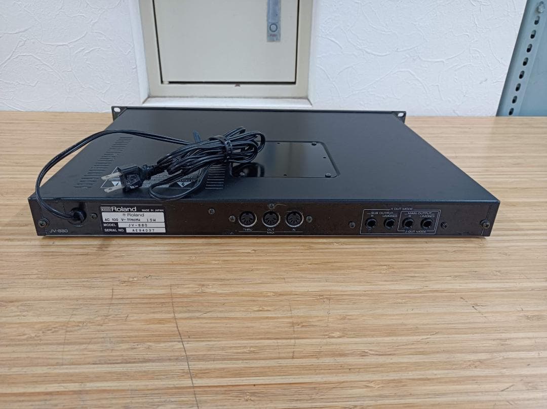 都《ZWEFB》Roland　JV-880　シンセサイザ　モジュール