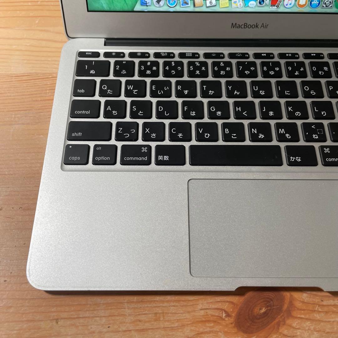 MacBook本体 MacBook Air 1.3GHz i5 4GB