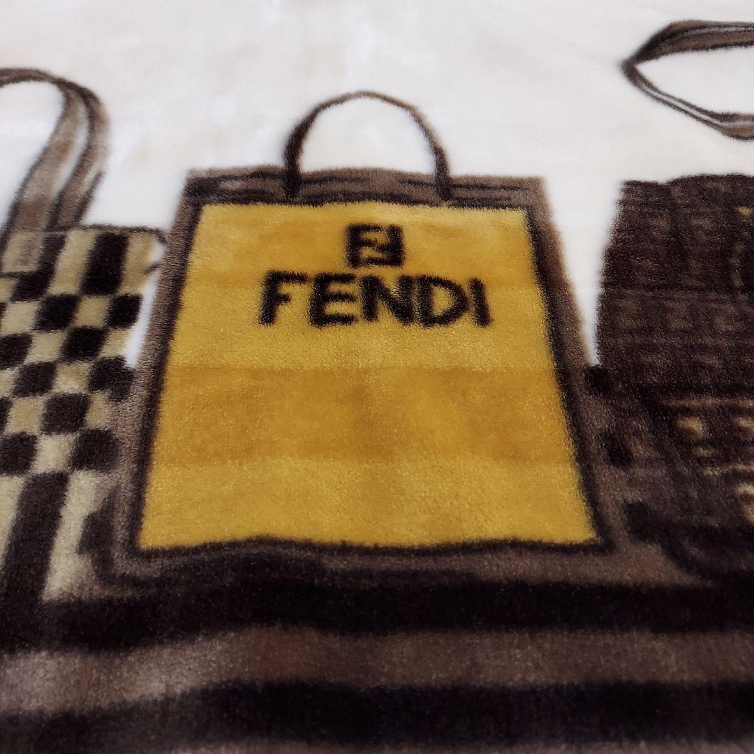 FENDI フェンディ バック 柄 ニューマイヤー ハーフ毛布 - メルカリ