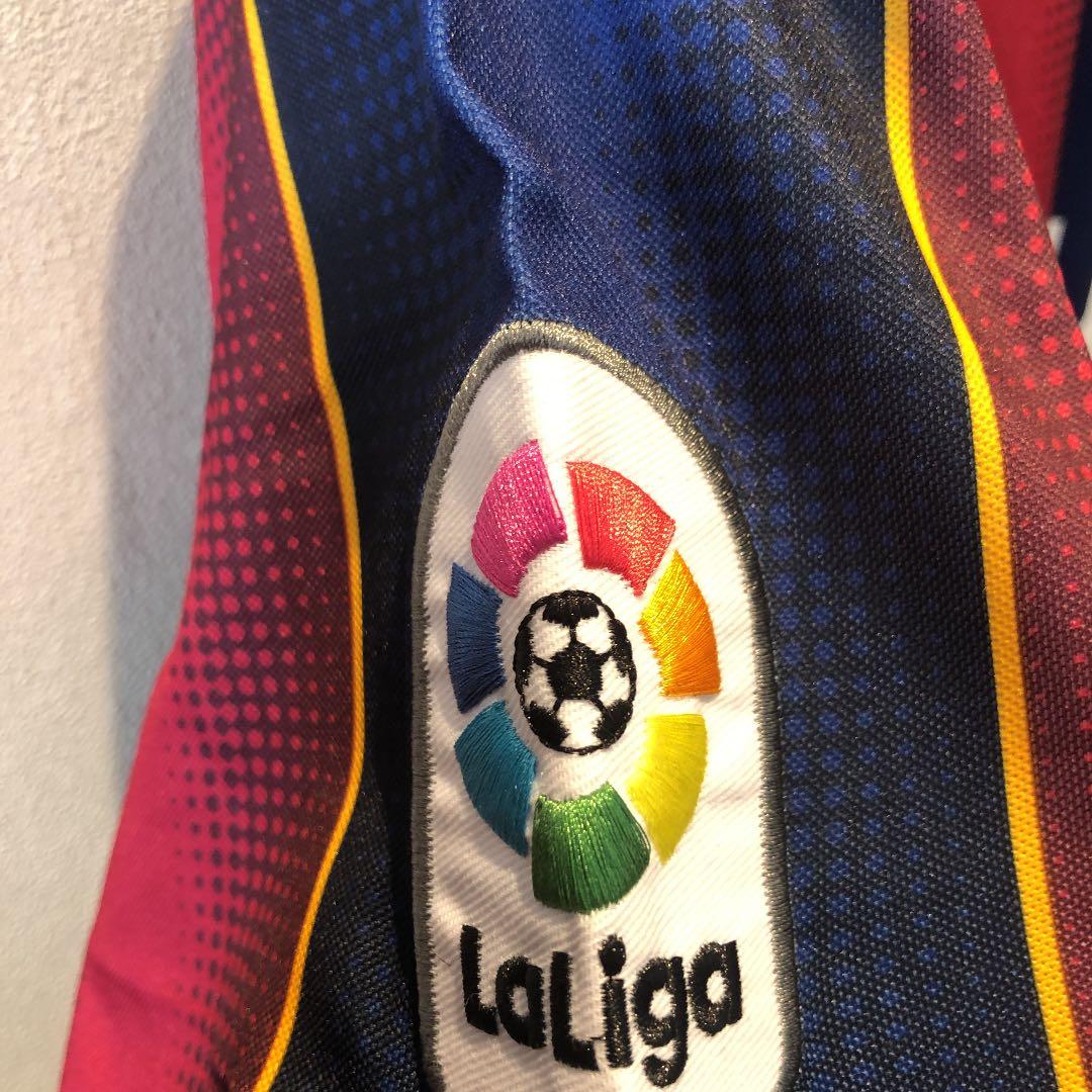 ルイス・アルベルト・スアレス 直筆サイン入りユニフォーム - メルカリ