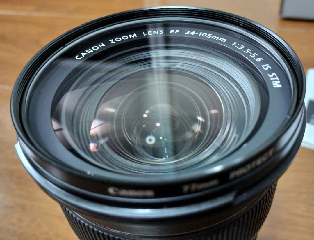 キヤノンEF24-105mm F3.5-5.6 IS STM EW-83M 付き