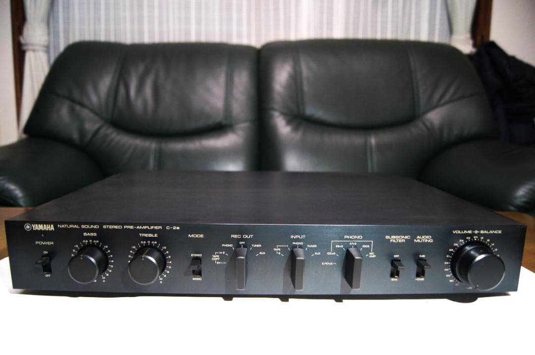 Yamaha C-2a プリアンプ Yamaha C-2A Preamplifier Natural Sound Stereo Control Amplifier