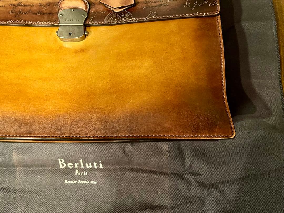 ほぼ未使用 ベルルッティ ブリーフケース エスオ エクリトワール