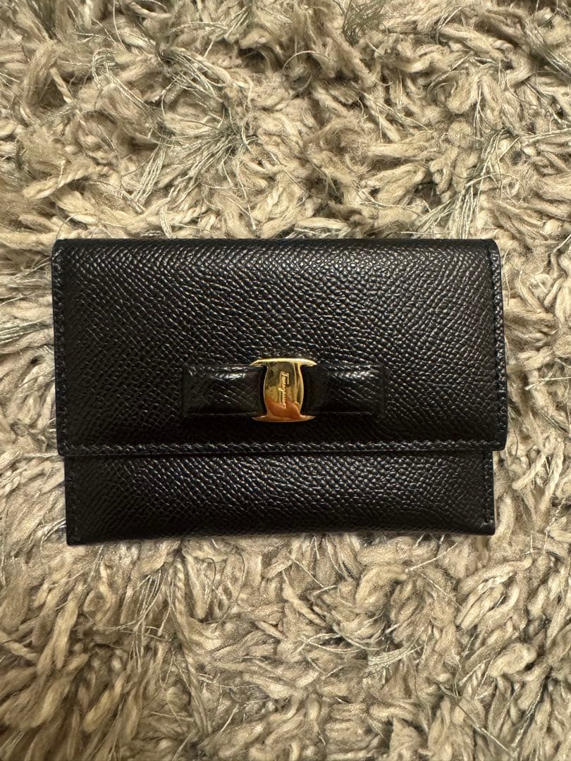 Salvatore Ferragamo 黒い名刺入れ FERRAGAMO（フェラガモ） 激安超お得☆全品500円OFFクーポン☆2/28まで