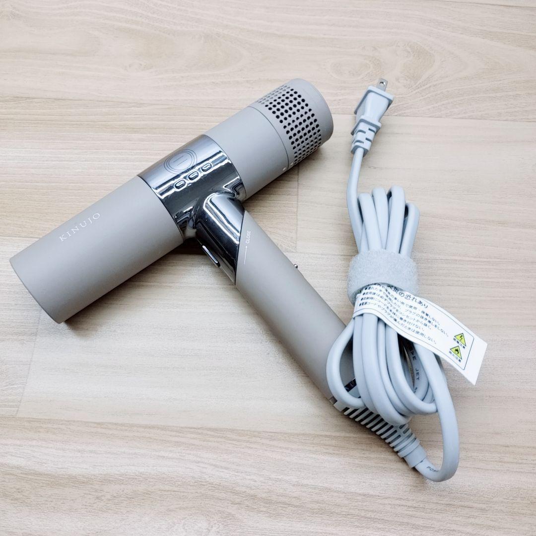 美品⚡️ KINUJO 絹女 ドライヤー キヌジョ KINUJO（絹女） 【正規品】KINUJO キヌージョヘアドライヤー 全2色 大
