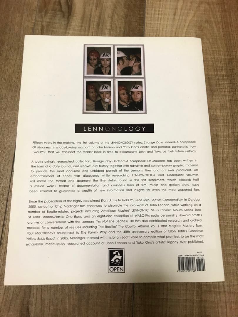 ジョン レノンの1日1日を克明に追った洋書、もの凄い情報量です