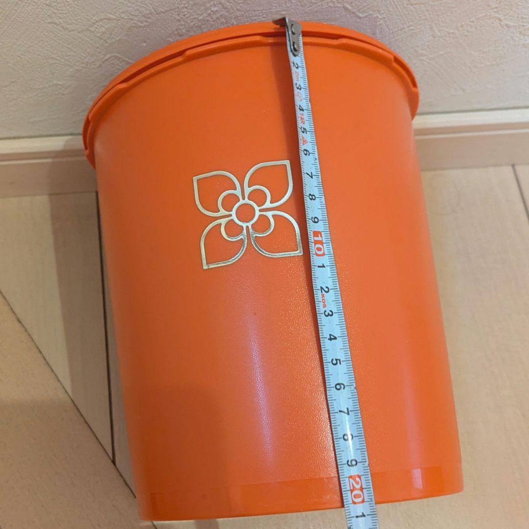 タッパーウェアマキシデコレーター蓋付き保存容器4個➕貝印のミンサー