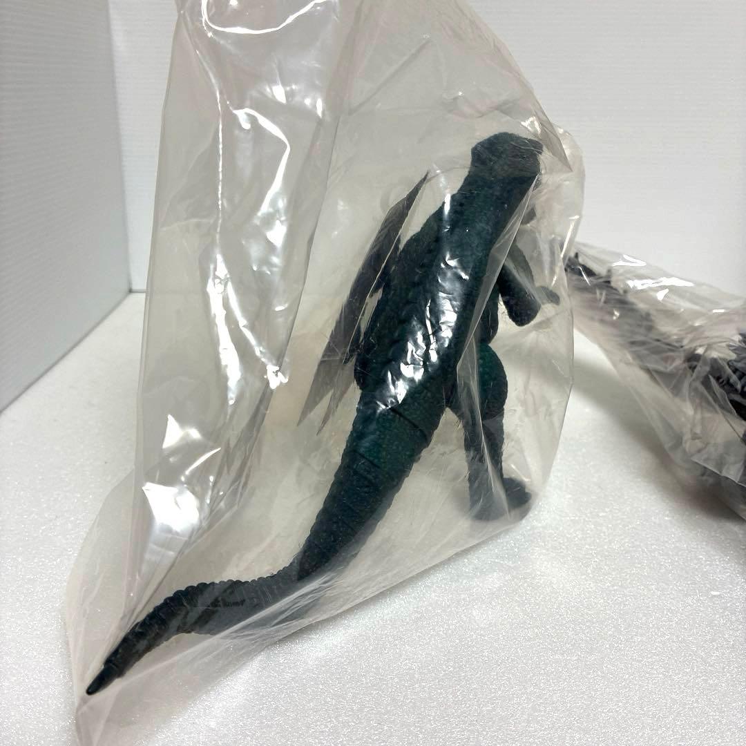 絶版】ムービーモンスター ゴロザウルス&アンギラス - メルカリ