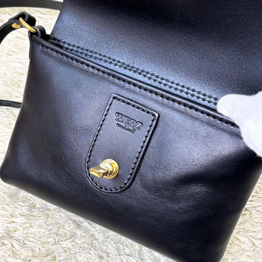 極美品】ヘルツ ライトミニショルダー ブラック 黒 クロスボディ 斜め