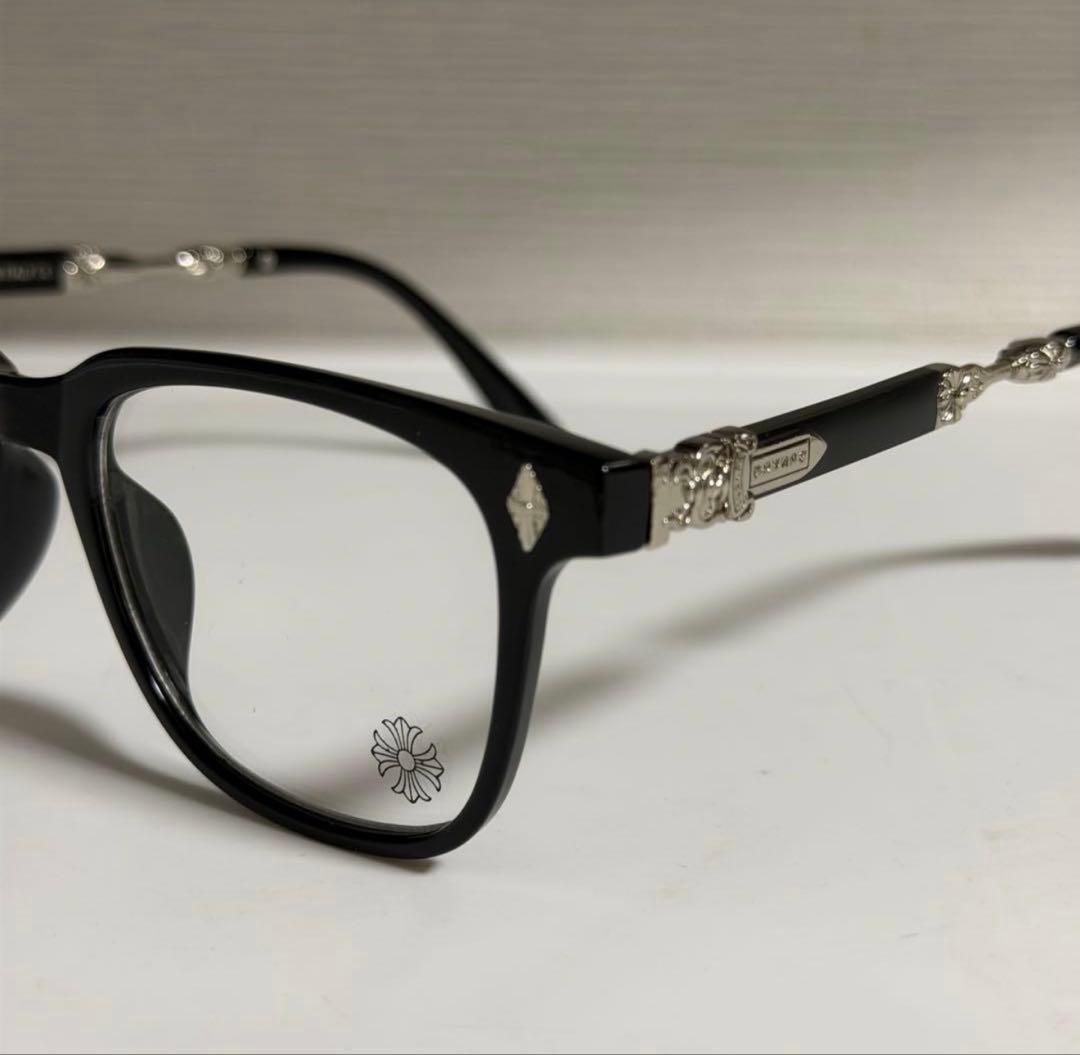 クロムハーツ好き 必見 ブラックフレーム メガネ シルバー装飾付き