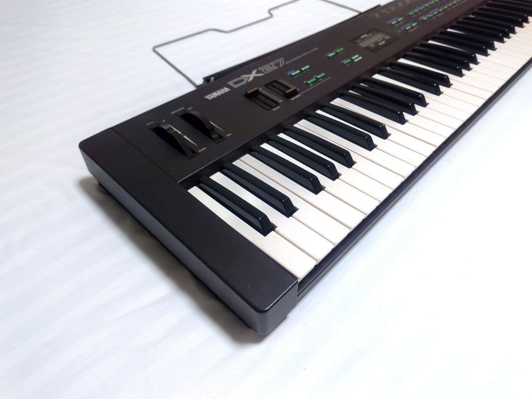 YAMAHA DX27 FM音源 61鍵 ヤマハ シンセ 80年代 出音難あり - メルカリ