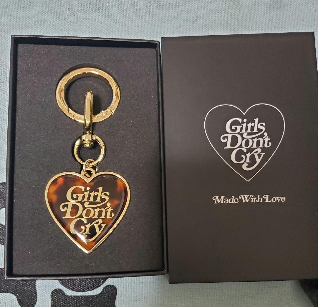 新作Girls Don't Cry ハート型キーホルダーべっ甲ゴールドVERDY - メルカリ