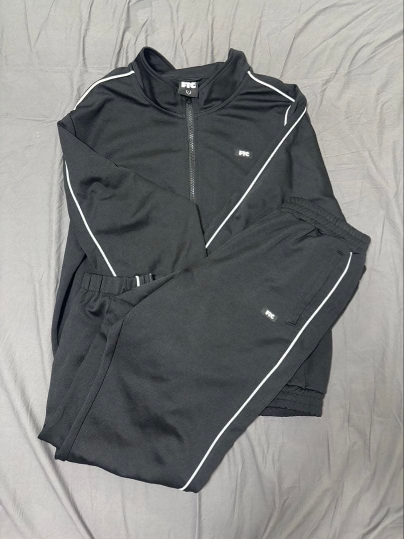 FTCセットアップジャージ FTC(エフティーシー) セットアップ(メンズ) - ブランド通販のBUYMA