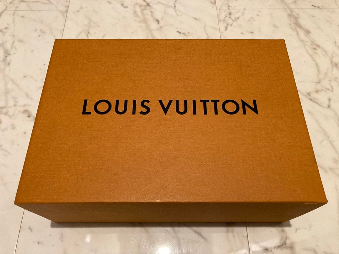 a*o様 超美品 ルイヴィトン LVロゴ サイドジップ パテントレザー