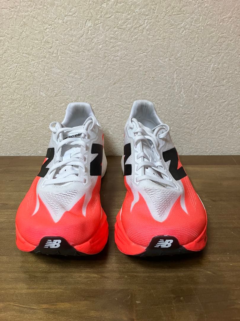 ニューバランスFuelCell SC ELITE V5 25.5cm