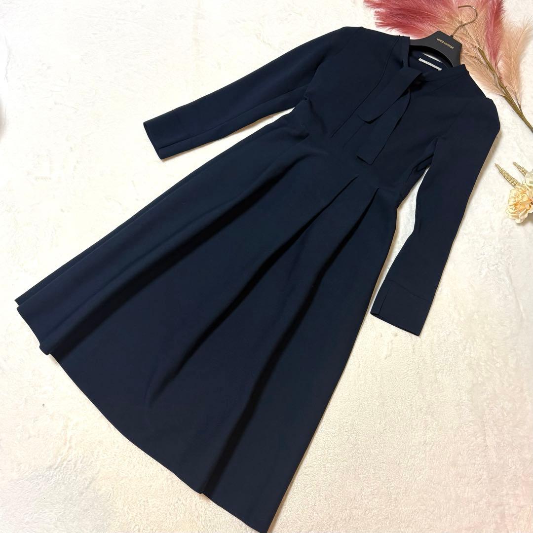 美品◇23AW CELFORDボウタイプリーツワンピース ネイビー 濃紺 36