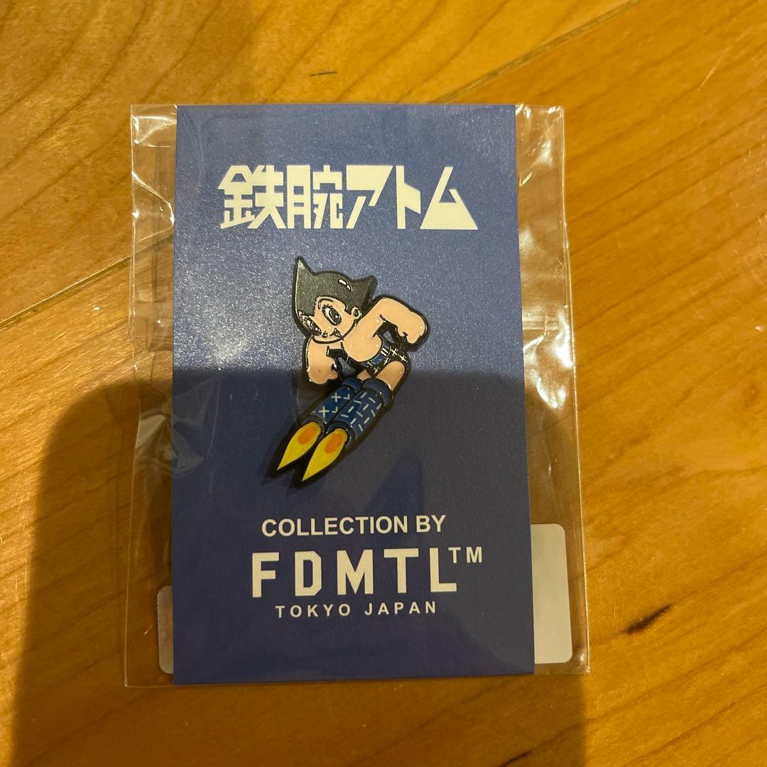 パソナ×アトム ピンバッジ｜大阪 関西万博限定 Pasona - メルカリ