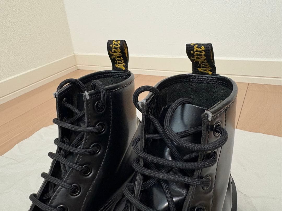 【希少】ドクターマーチン 6ホール 黒ステッチ 22.5cm