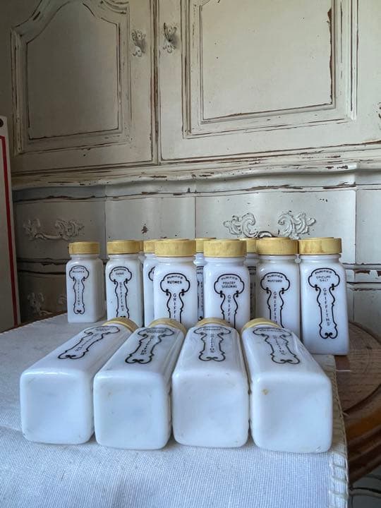 かず様専用 スパイスジャー 13個 Griffith グリフィス 調味料入 - メルカリ