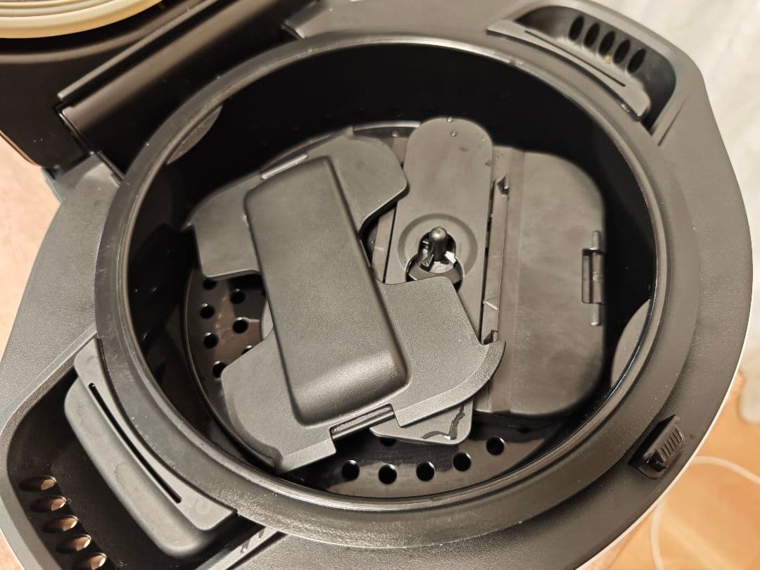 シャープ ヘルシオクッキングKN-HW24H-W 2.4ℓ