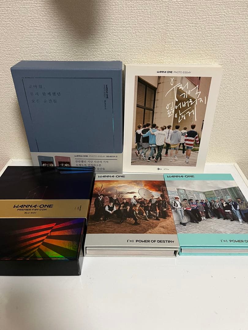 Wanna One CD ペンライト まとめ売り ③ - メルカリ