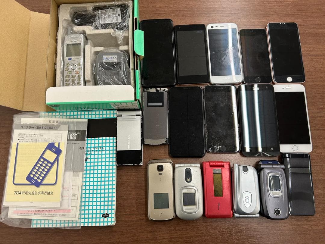 【M】✧ガラケー・スマホ おまとめ 18台まとめ ジャンク✧ ジャンク品まとめ売り】iPhone、Android、ガラケー - メルカリ