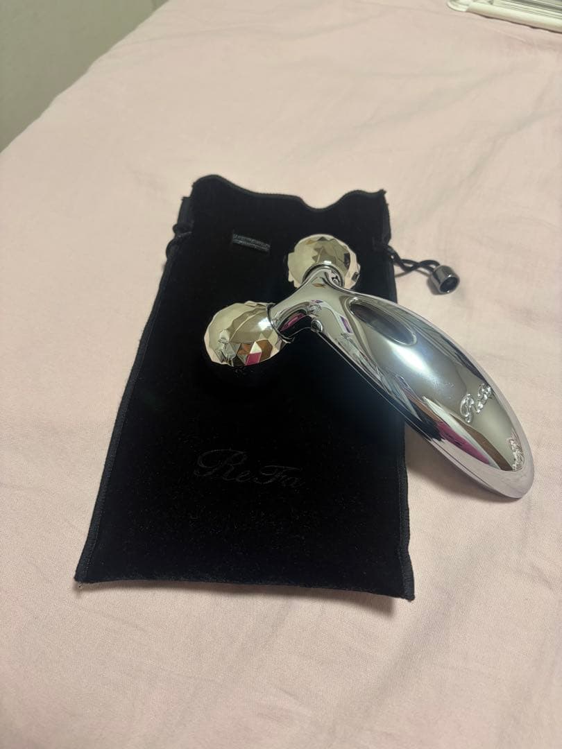 ReFa 美顔ローラー シルバー 専用ポーチ付き - メルカリ