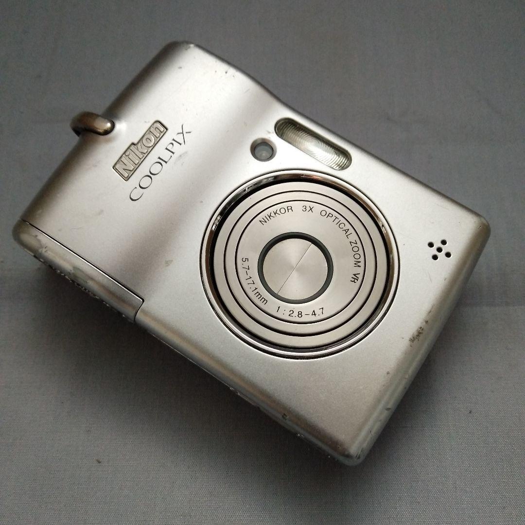 Nikon COOLPIX L12 シルバー - メルカリ