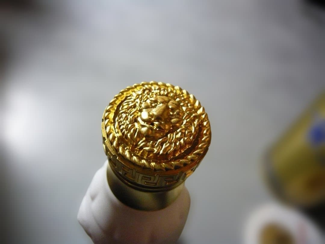 新品 VERSACE white Jeans 75ml 香水 ベルサーチ - メルカリ