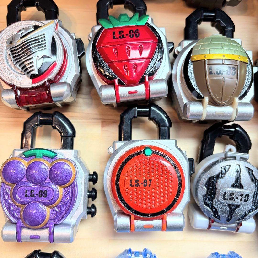 仮面ライダー 鎧武セット ガイム DX ロックシード 28個 まとめ売り