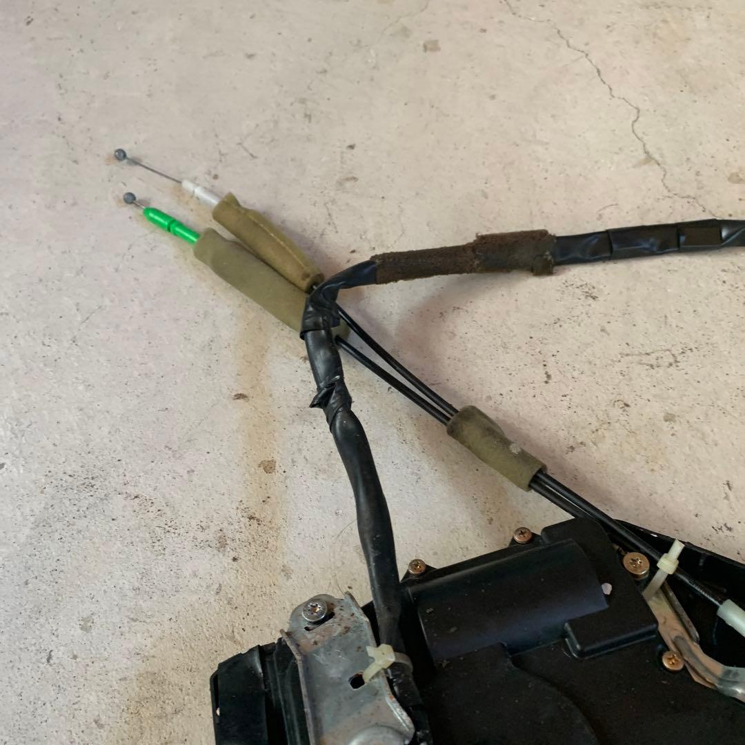 トヨタ セルシオ30 31 後期 ドアロックアクチュエーター 右後 リア