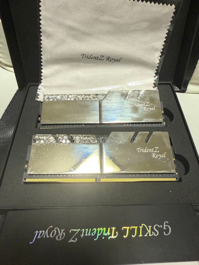 G.SKILL  DDR4 メモリ 4000hz CL18 G.SKILL Trident Z RGB Series DDR4 RAM (XMP) 32GB (2x16GB) 4000MT/s