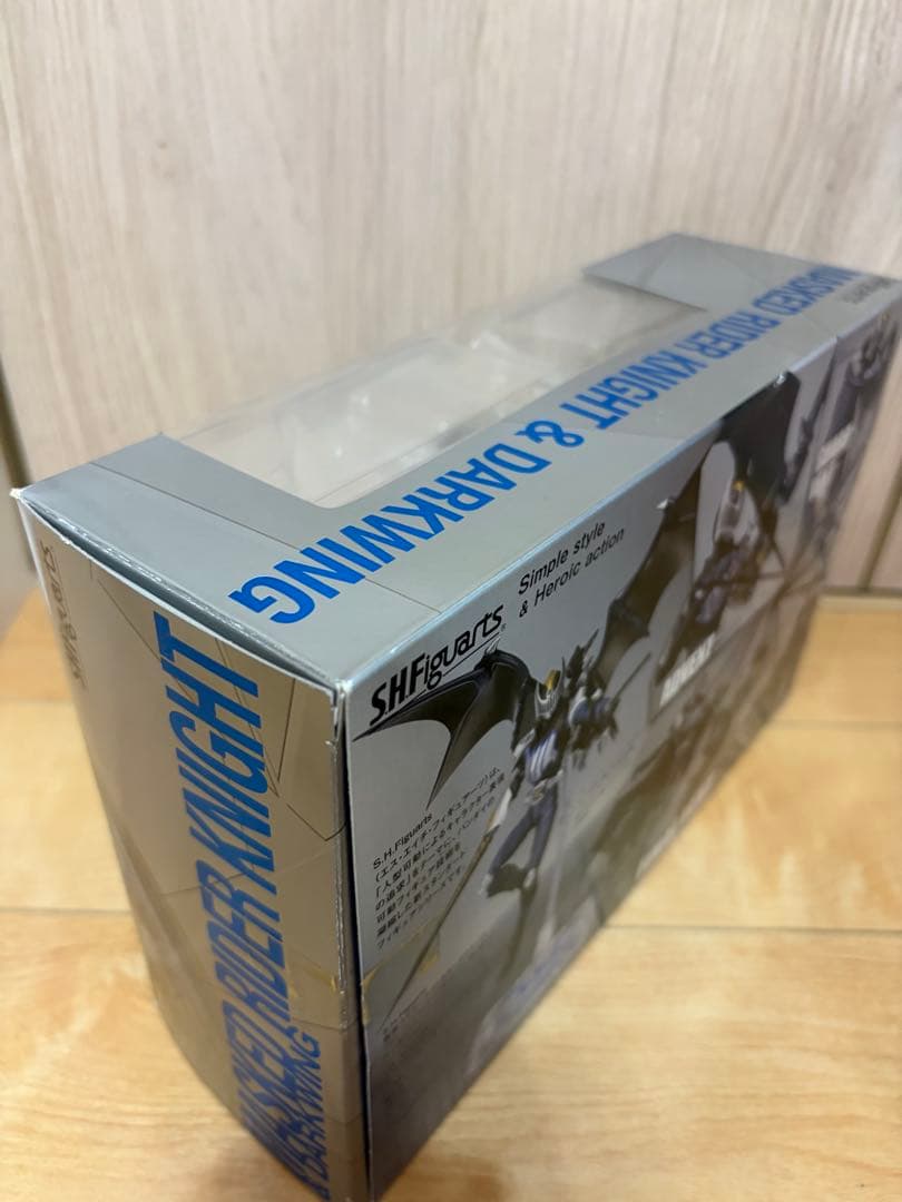 S.H.Figuarts 仮面ライダーナイト&ダークウイング