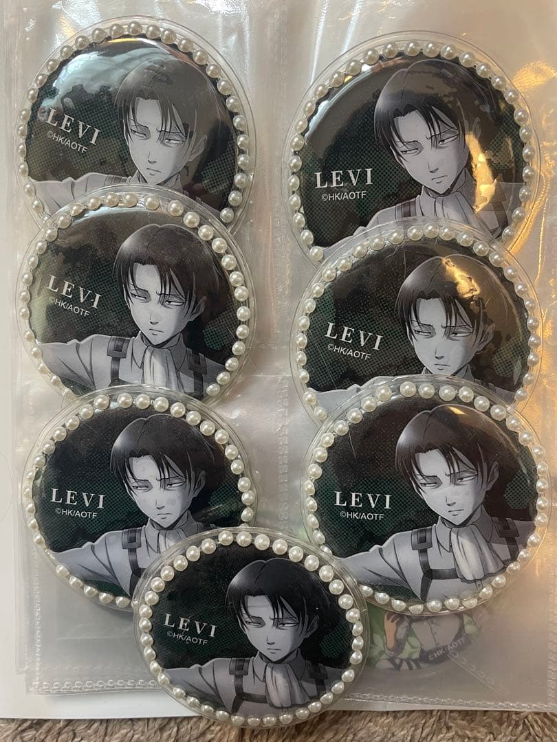 リヴァイ 缶バッジ 海ver 進撃の巨人 日田市立博物館缶バッジ （リヴァイセット） | hyappyo