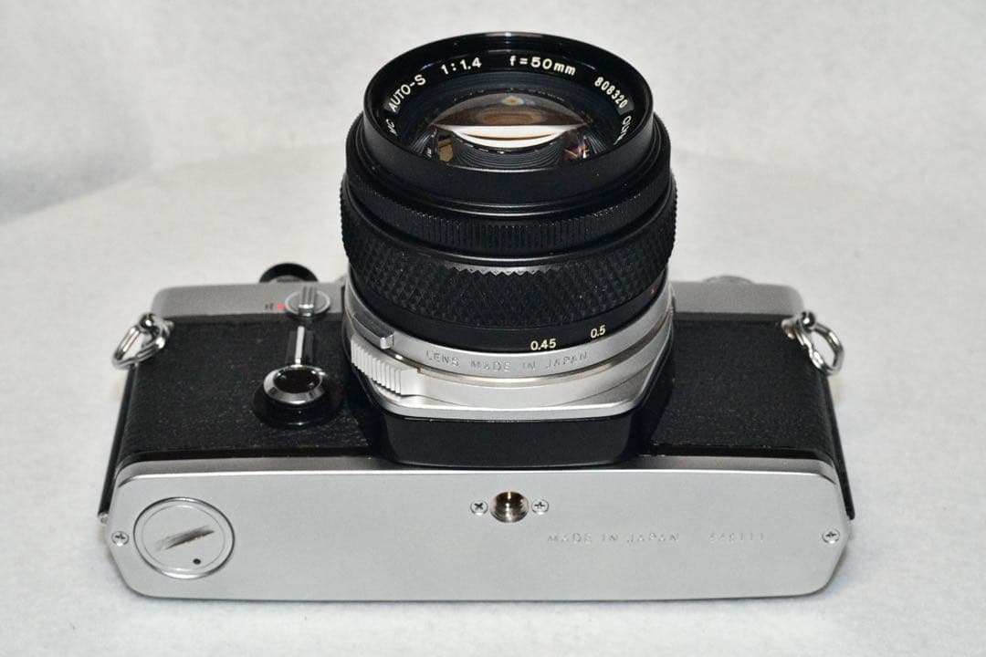 お値引き《動作品》OLYMPUS OM-1+標準レンズ付き a402