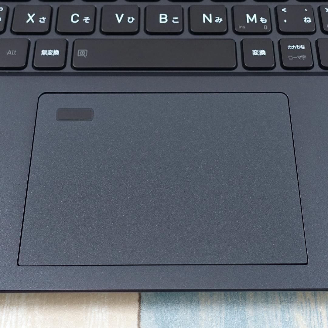 10コアCPUで最新モデルと同じデザインの超軽量バリ速モバイル✨