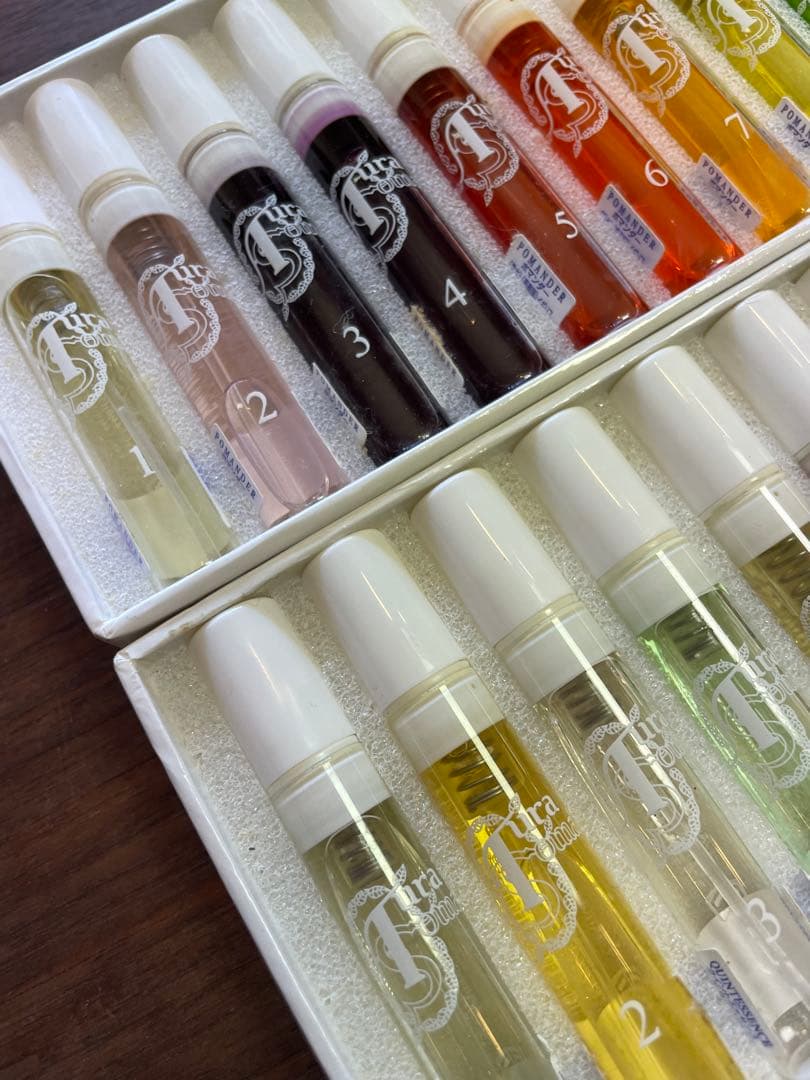 オーラソーマ】ポマンダー（15本） & クイントエッセンス（15本）セット