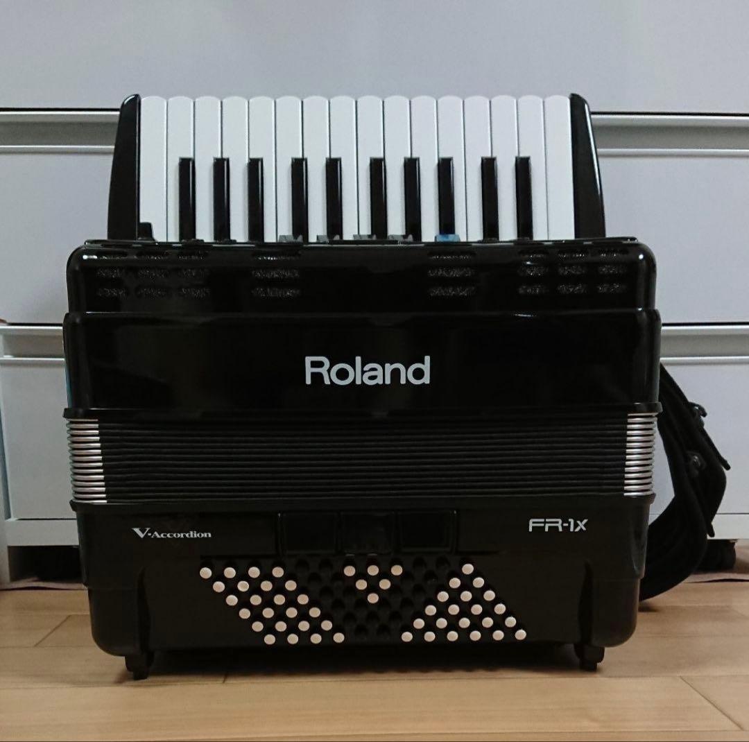 こ*ぬ様 アコーディオン Roland FR-1x (ソフトケース付) 楽天市場】Roland V-accordion FR-1X (26鍵/72ベース)【汎用ソフト