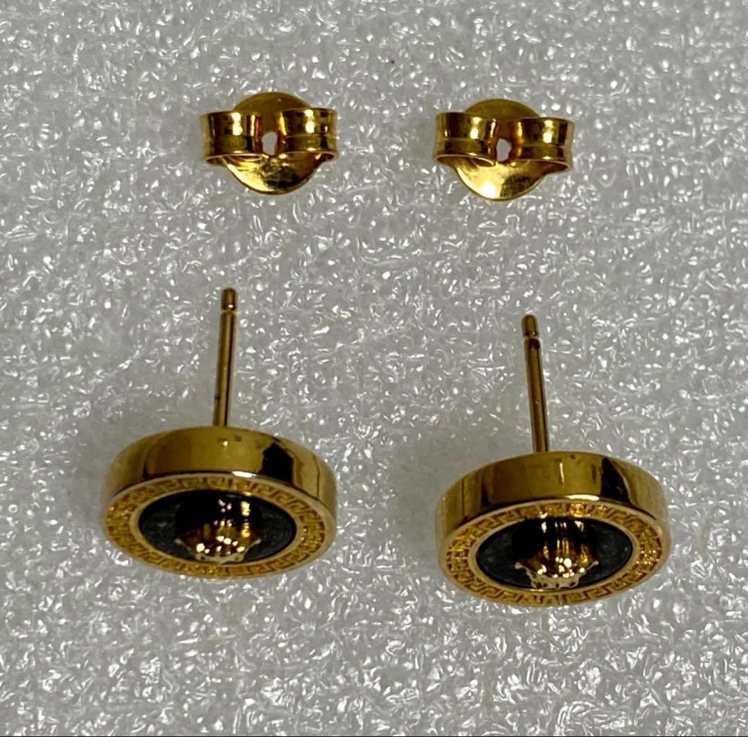VERSACE メデューサ スタッドピアス - メルカリ