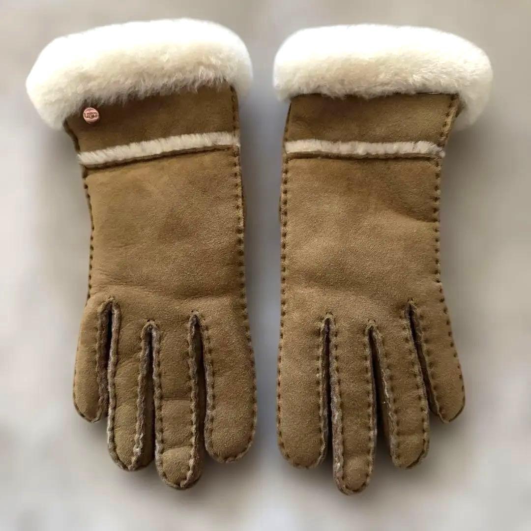 お値下げ　美品　UGG 手袋　ベージュ UGG（アグ） グローブ W AW UGGFLUFF MODULAR GLOVE フラッフ