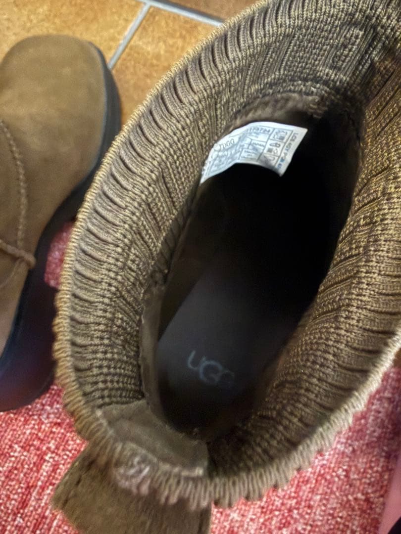 極美品UGG厚底モクシーチェルシー ダークブラウン 25cm - メルカリ