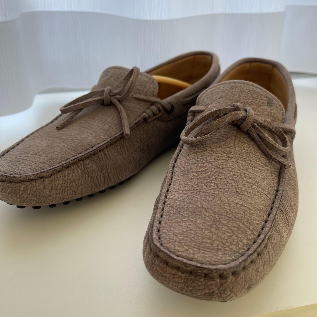 Tod's グレーブラウン モカシン 7.5 ドライビングシューズ - メルカリ