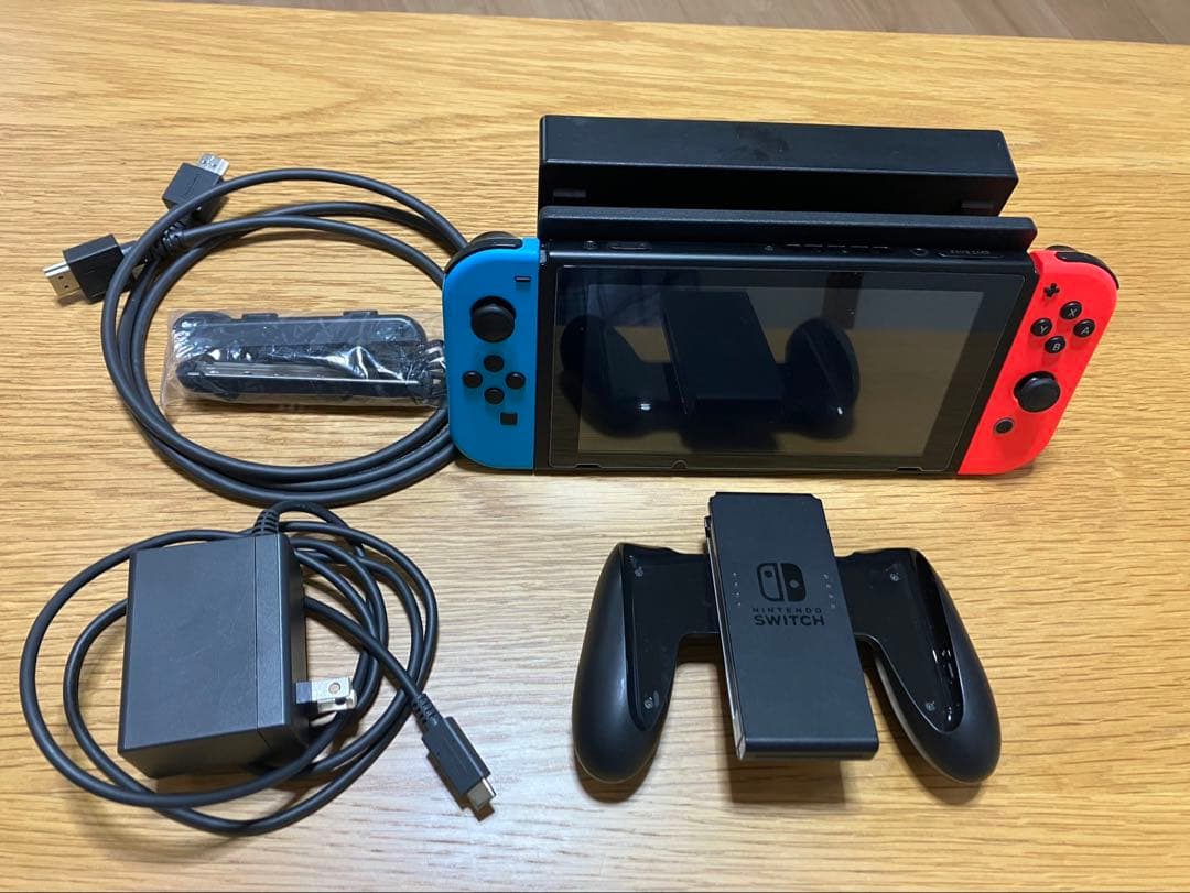 Nintendo Switch 本体 青/赤 充実の付属品 Nintendo Switch 本体 青 赤 Joy-Con Amazon.co.jp: Nintendo Switch