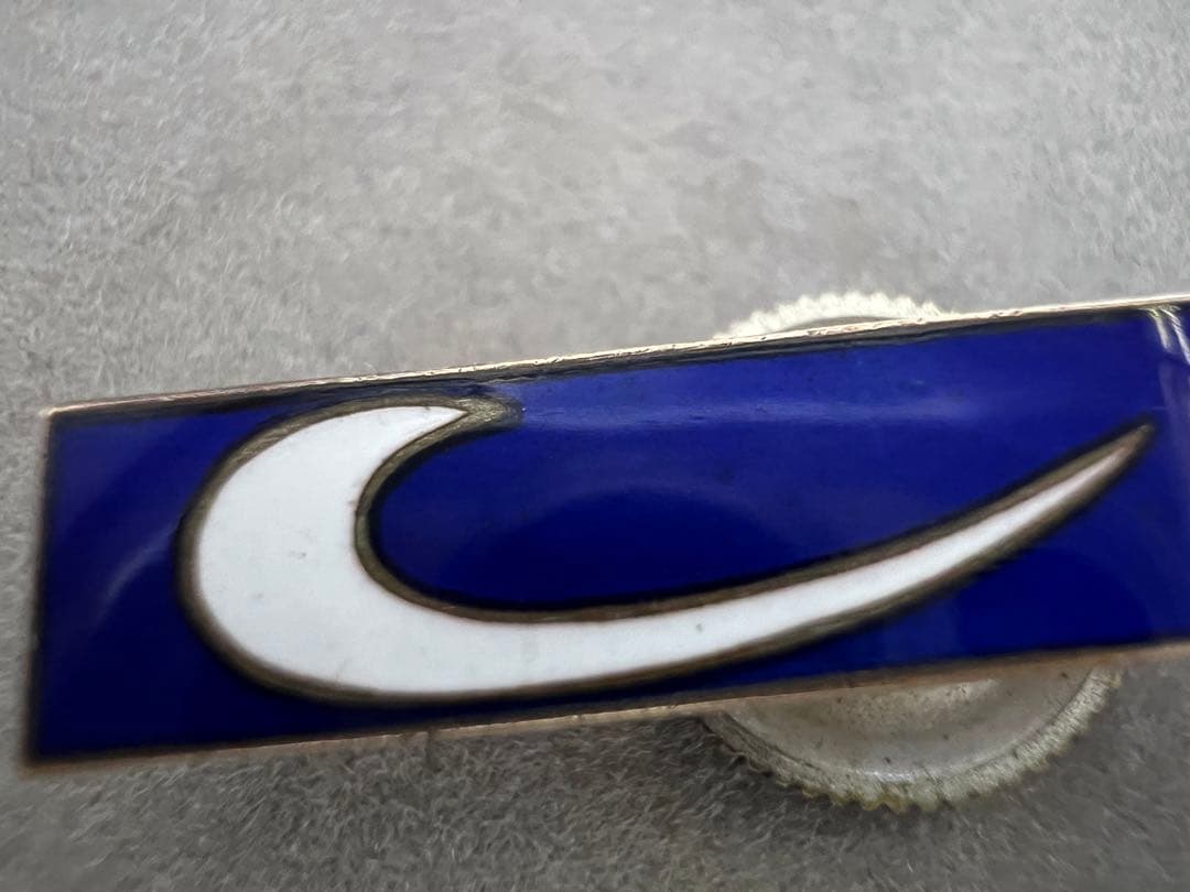 セミアンティークNo.062 ナイキ?の古い社章 - メルカリ