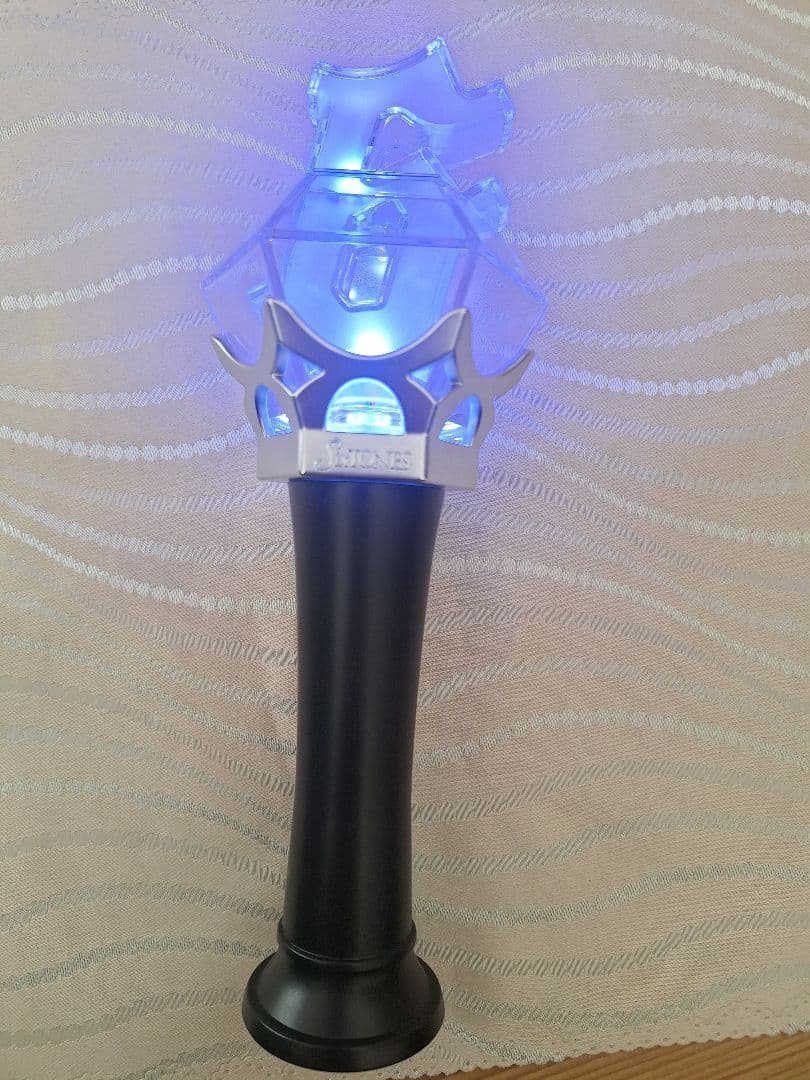 SixTONES MileSixTONES ペンライト1本 - メルカリ