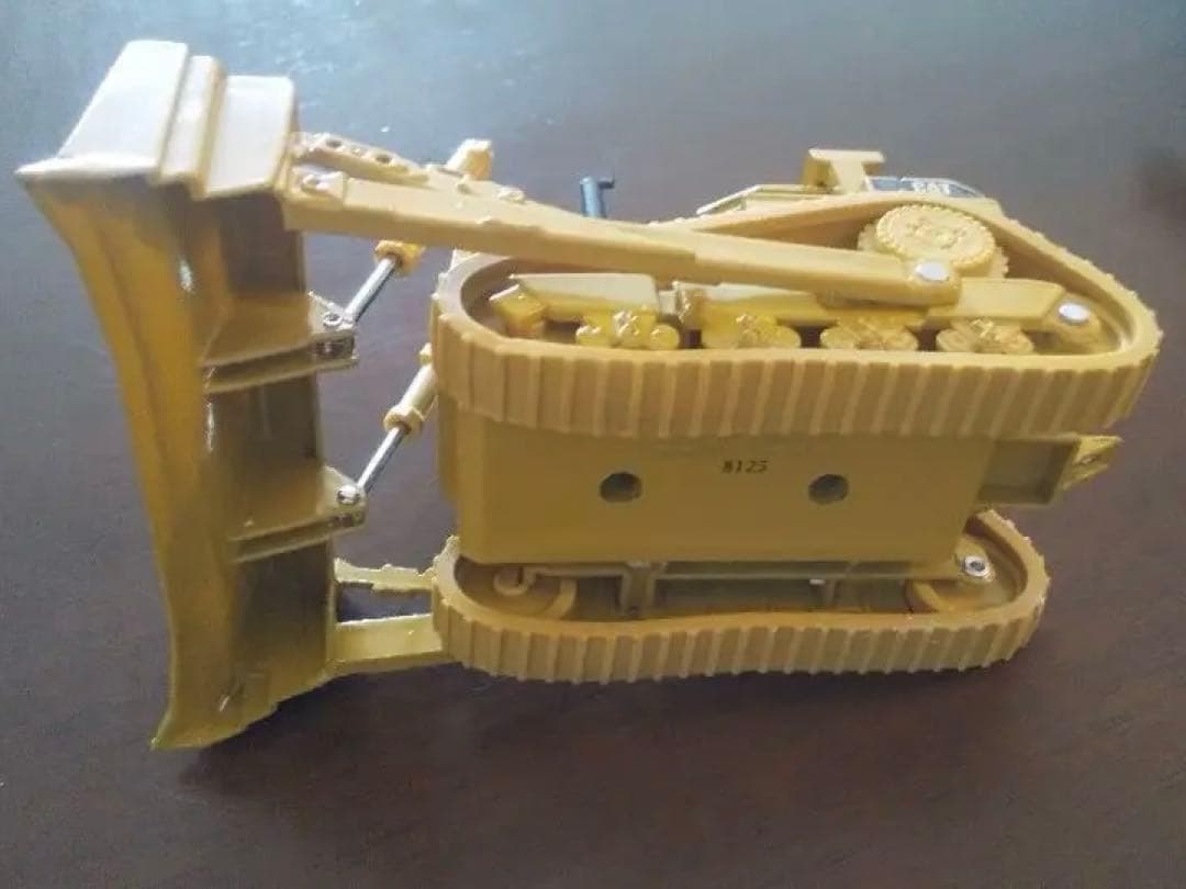 CAT D10N Tractor ノースコット社製 1/50スケール - メルカリ