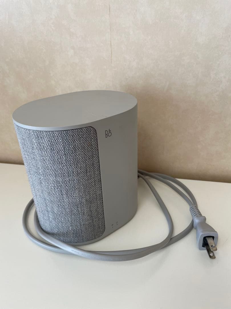 Bang & Olufsen Beoplay M3 ワイヤレススピーカー グレー デザインと
