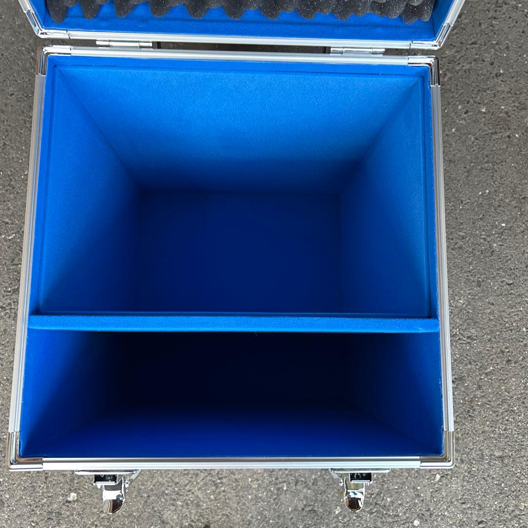 アルミ製シルバーケース 鍵付き ポータブルアンプ用