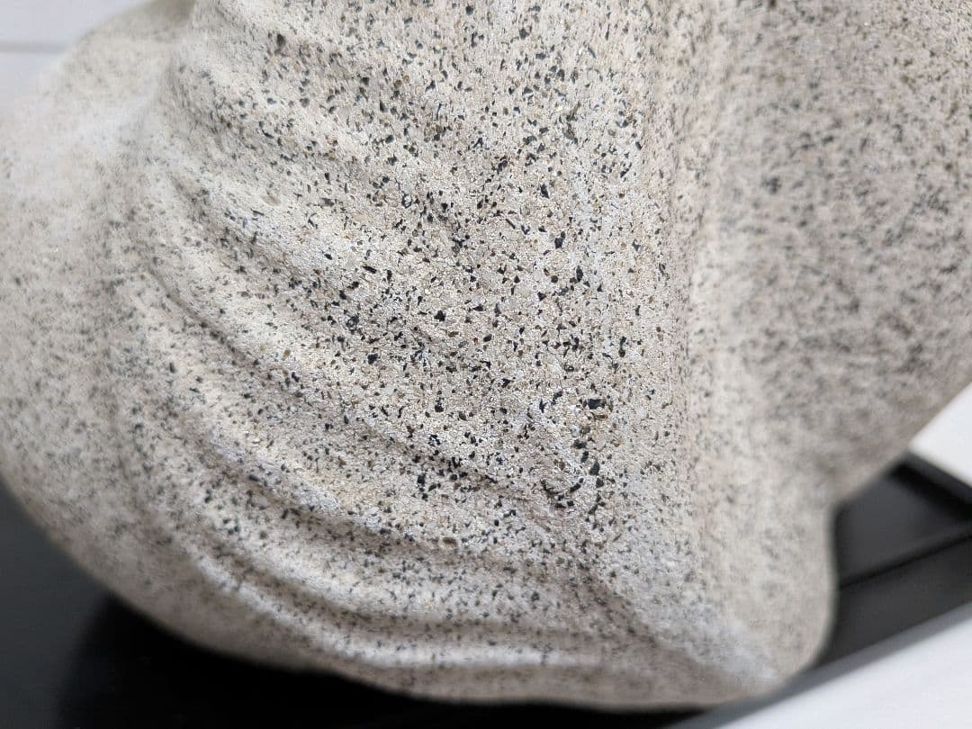 花崗岩（御影石）全長24X横幅23X高さ24センチ重量10