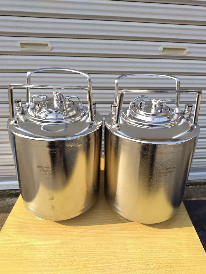 【ほぼ未使用】ビール用ステンレスケグ(タンク)2個組 醸造、ビールサーバーにも Amazon｜ビールマシン ビールサーバータンク ビールステンレス鋼ビール